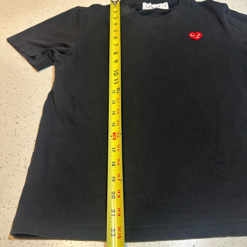 Comme des Garçons PLAY / Heart Applique Tee /EUC washed once - Picture 6 of 15